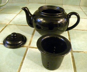 Tea Pot with strainer