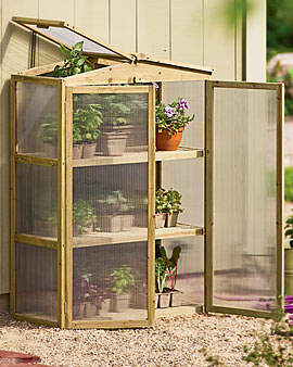 Simple outdoor growing house